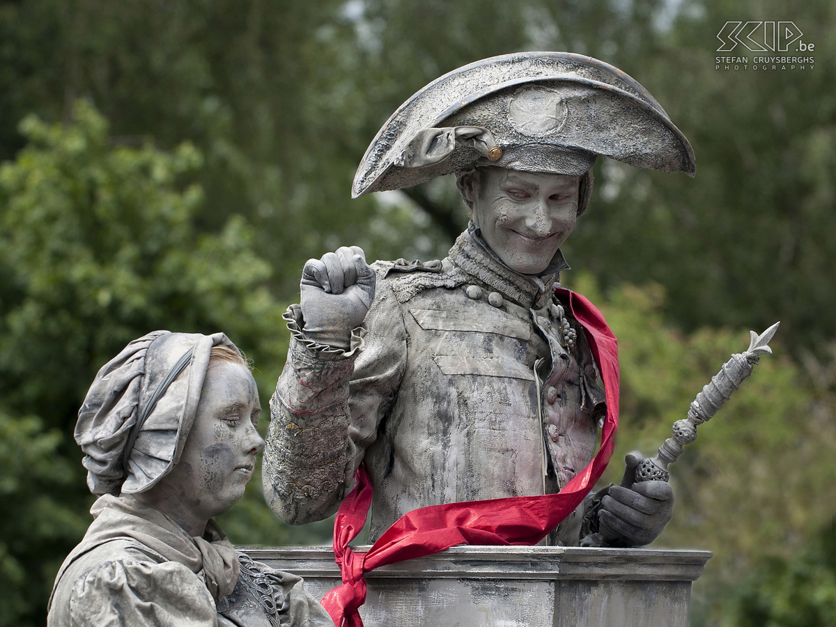 Beeldig Lommel - Geintje In het weekend van 18-19 juni organiseerde mijn thuisstad Lommel voor de 4e keer 'Beeldig Lommel'. Heel wat prachtige levende beelden en leuke straatartiesten uit gans Europa waren te gast om hun kunnen te demonstreren. Het publiek genoot intens van al dat moois. Stefan Cruysberghs